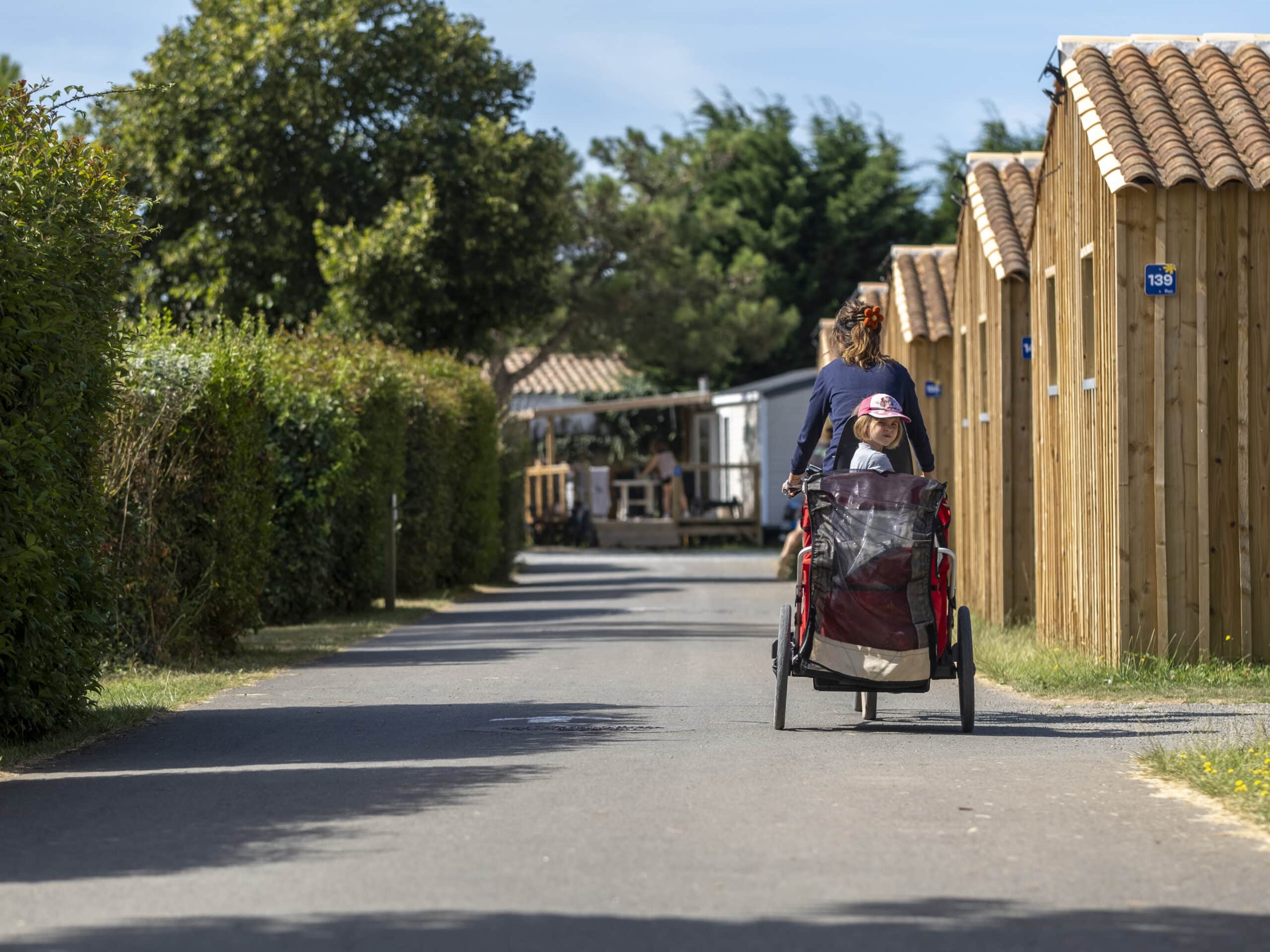 flower camping les ilates velo remorque enfant