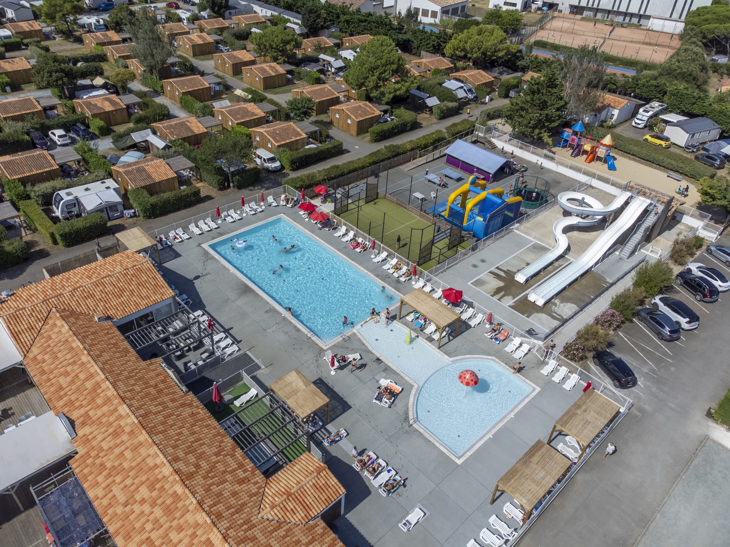 flower camping les ilates vue aerienne piscine
